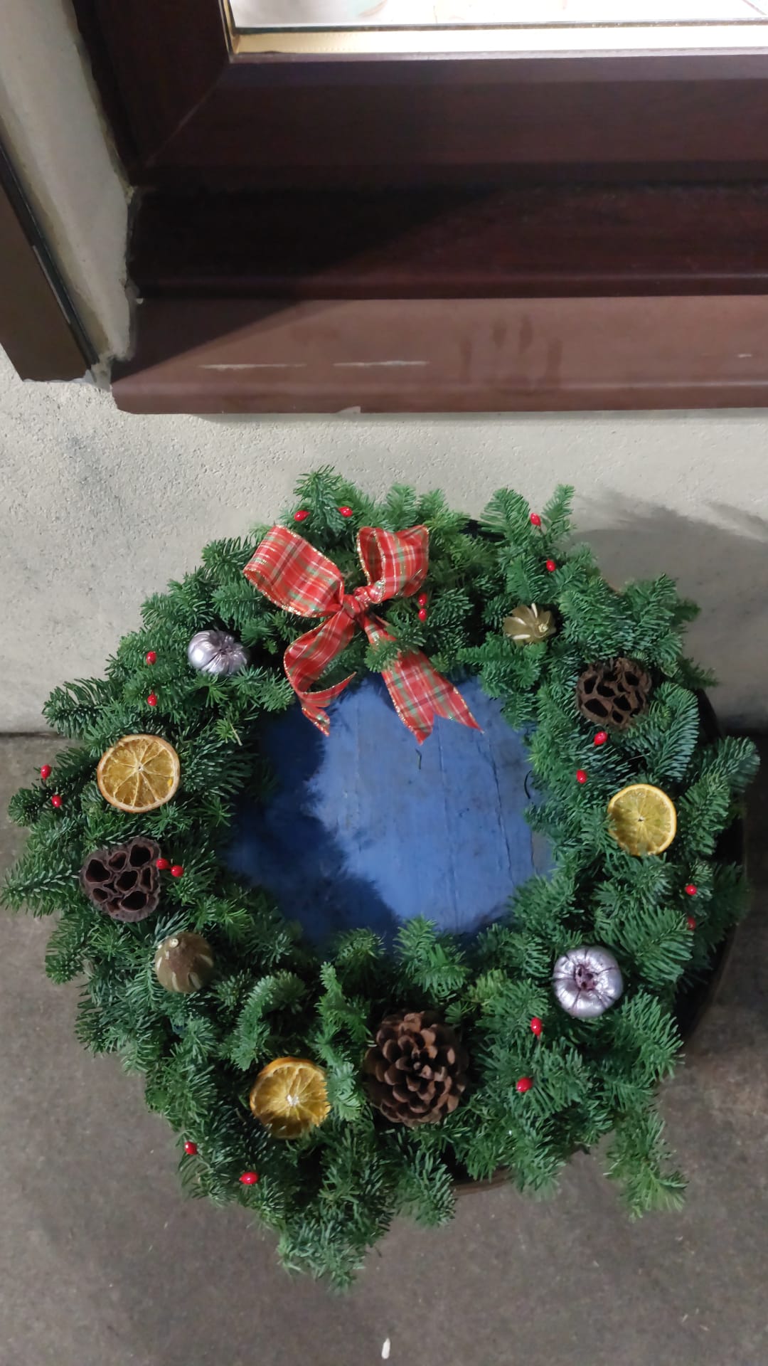 Large Sumptuous Snowflake Wreath